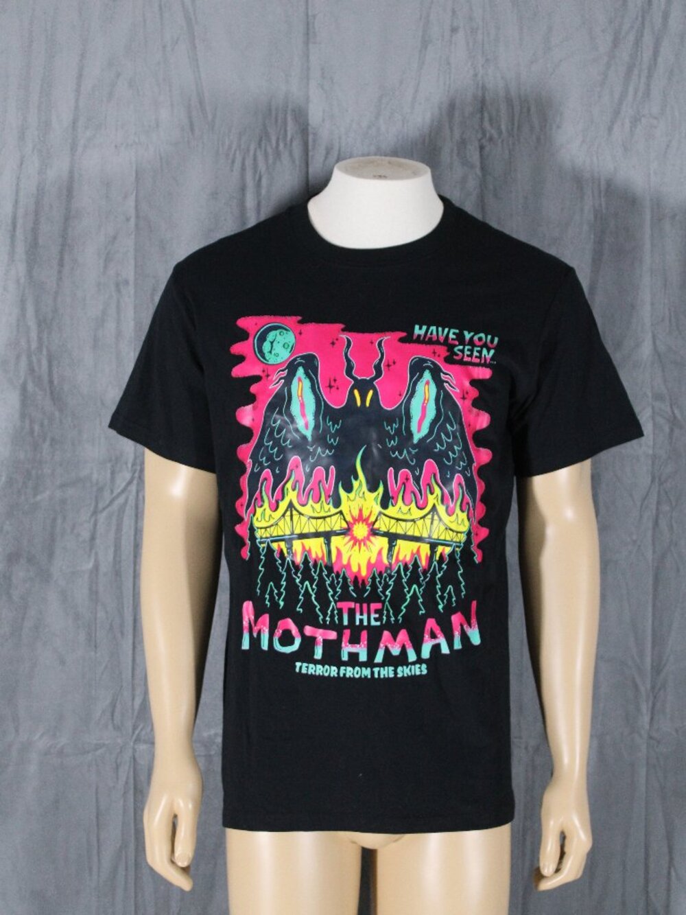 Tourist T-shirt - The Mothman Big Grapjhic - Men's Medium